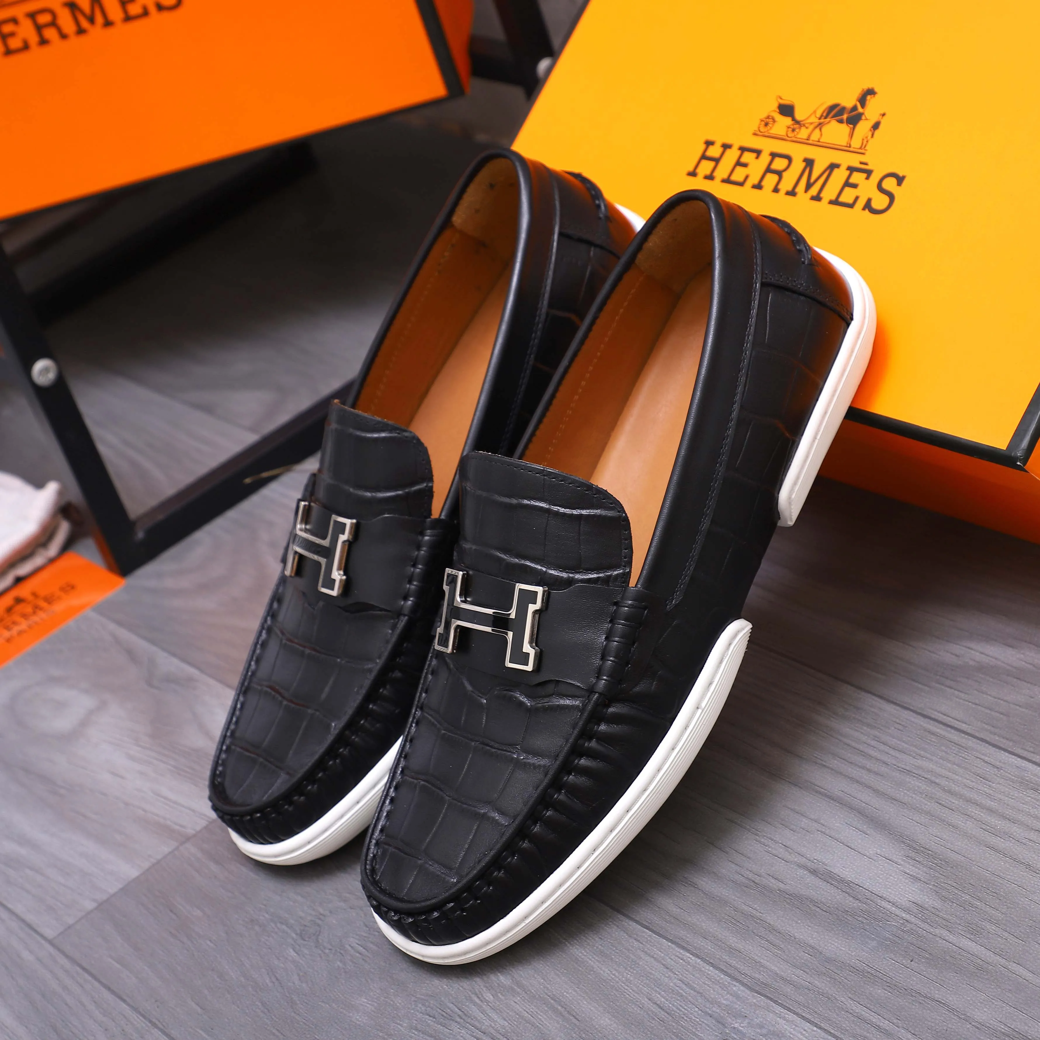 Men's shoes 💰500 Product trademark: HERMES "Hermes" casual slip-on leather shoes Regular size: 38-46 (45.46 custom-made, non-returnable) Product materials: Selected high-quality stone grain cowhide upper, cowhide lining, original outsole